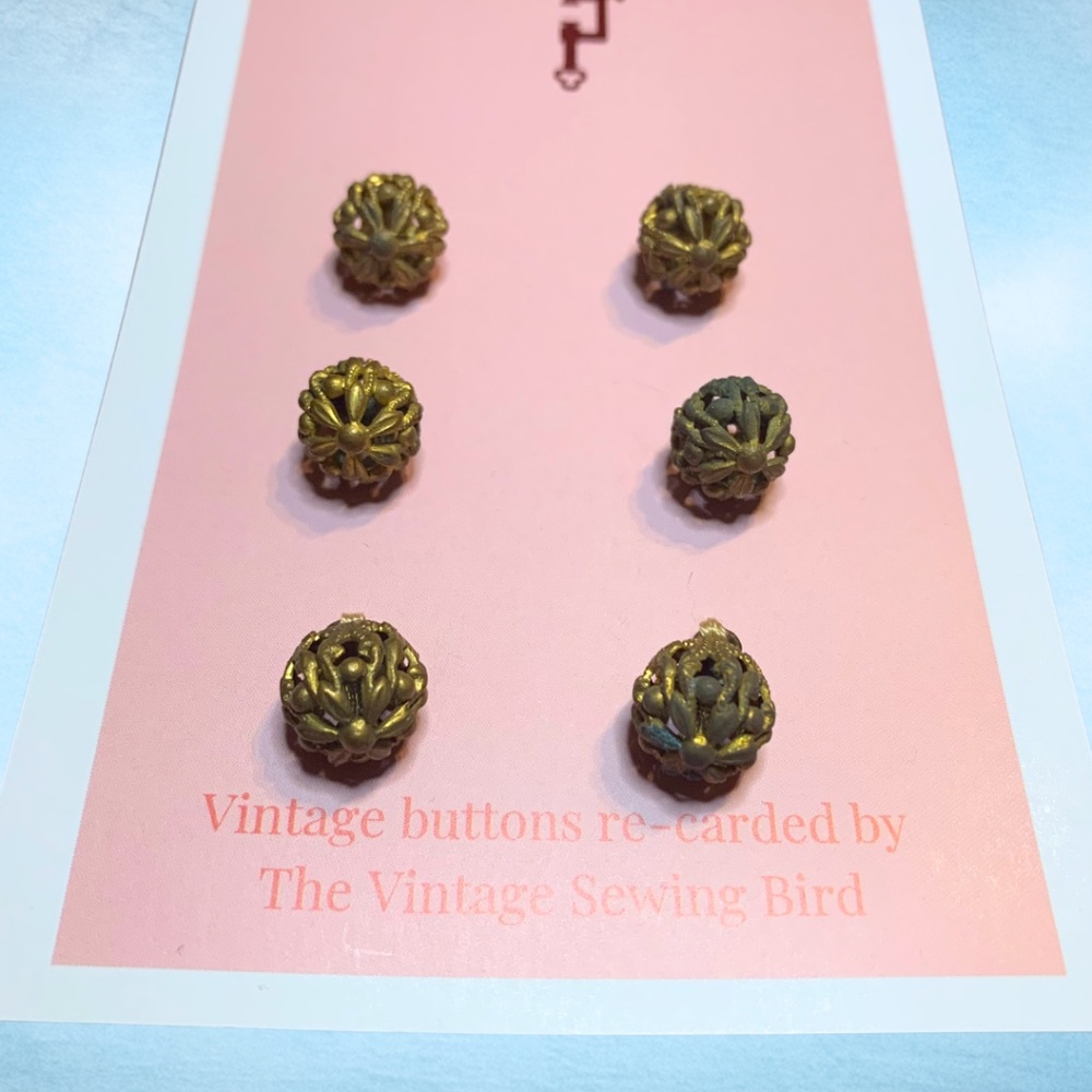 VINTAGE Victorian Gold Tone Ball w/ Shank Buttons 1890s ANTIQUE